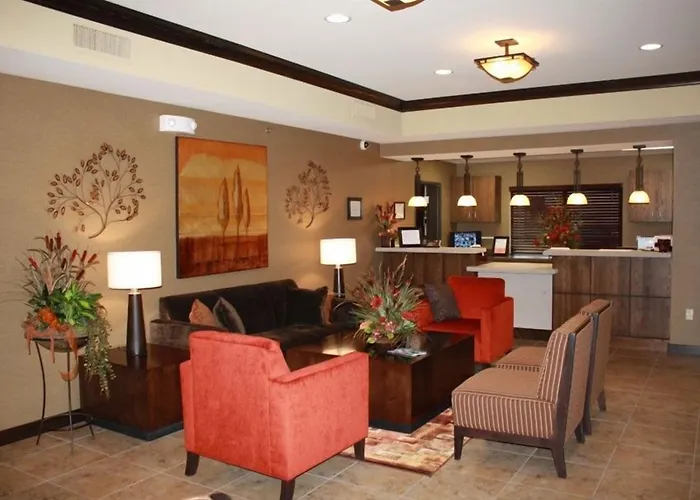 Parkwood Inn & Suites