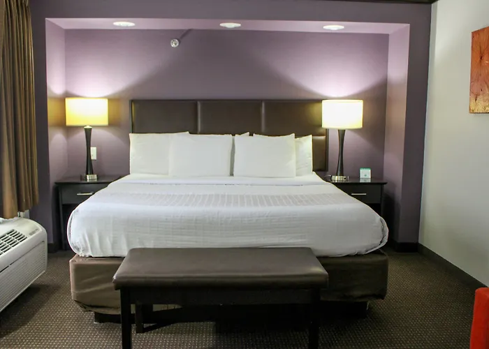 Parkwood Inn & Suites